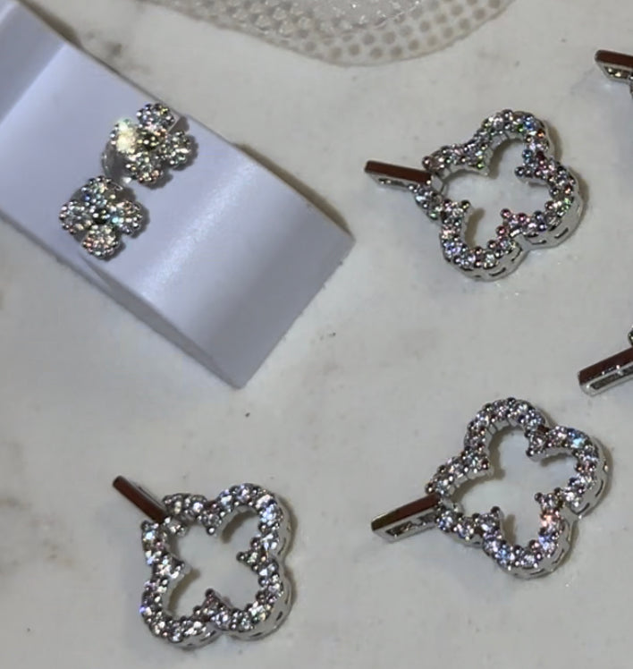 Clover pendant