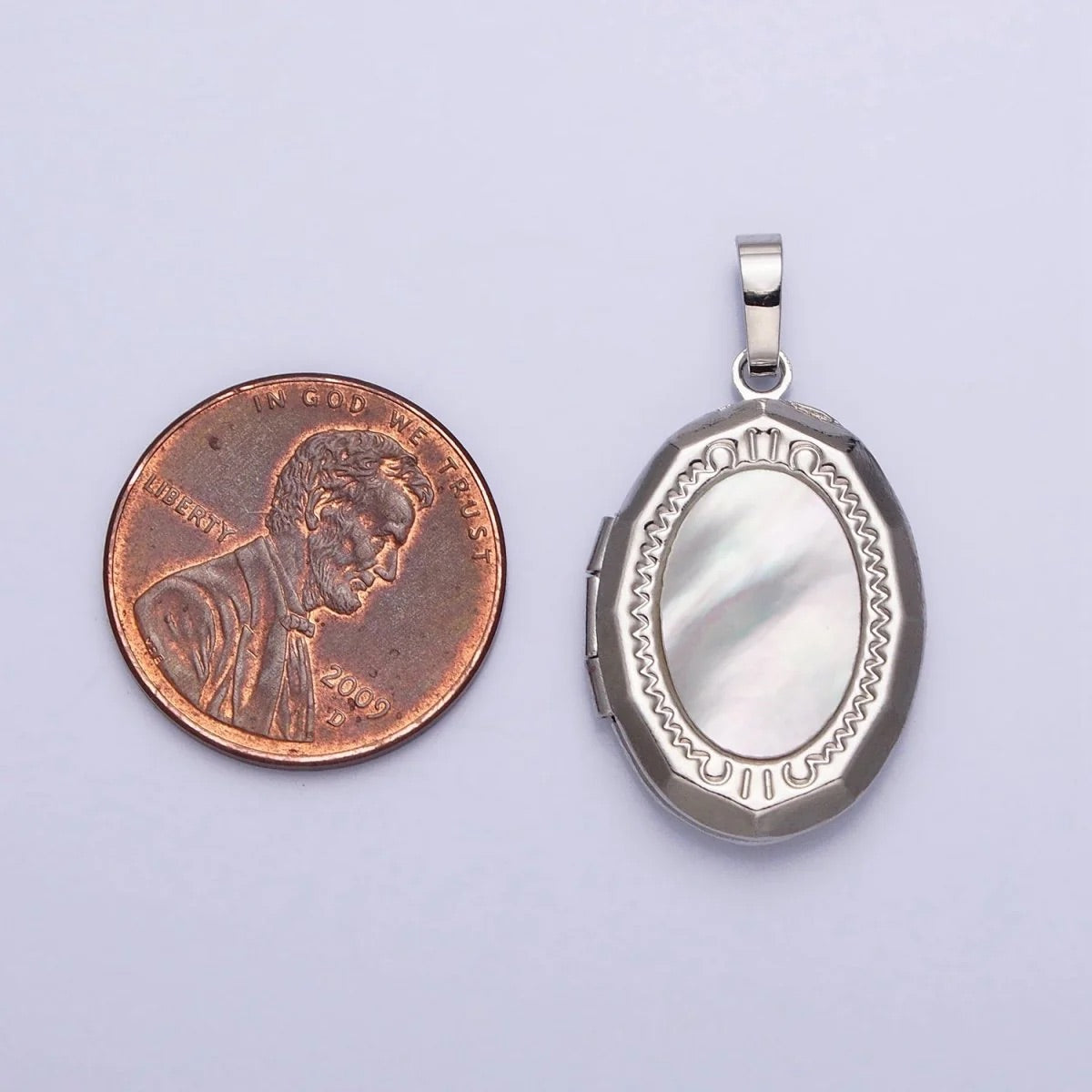 Pearl Oval Locket Pendant