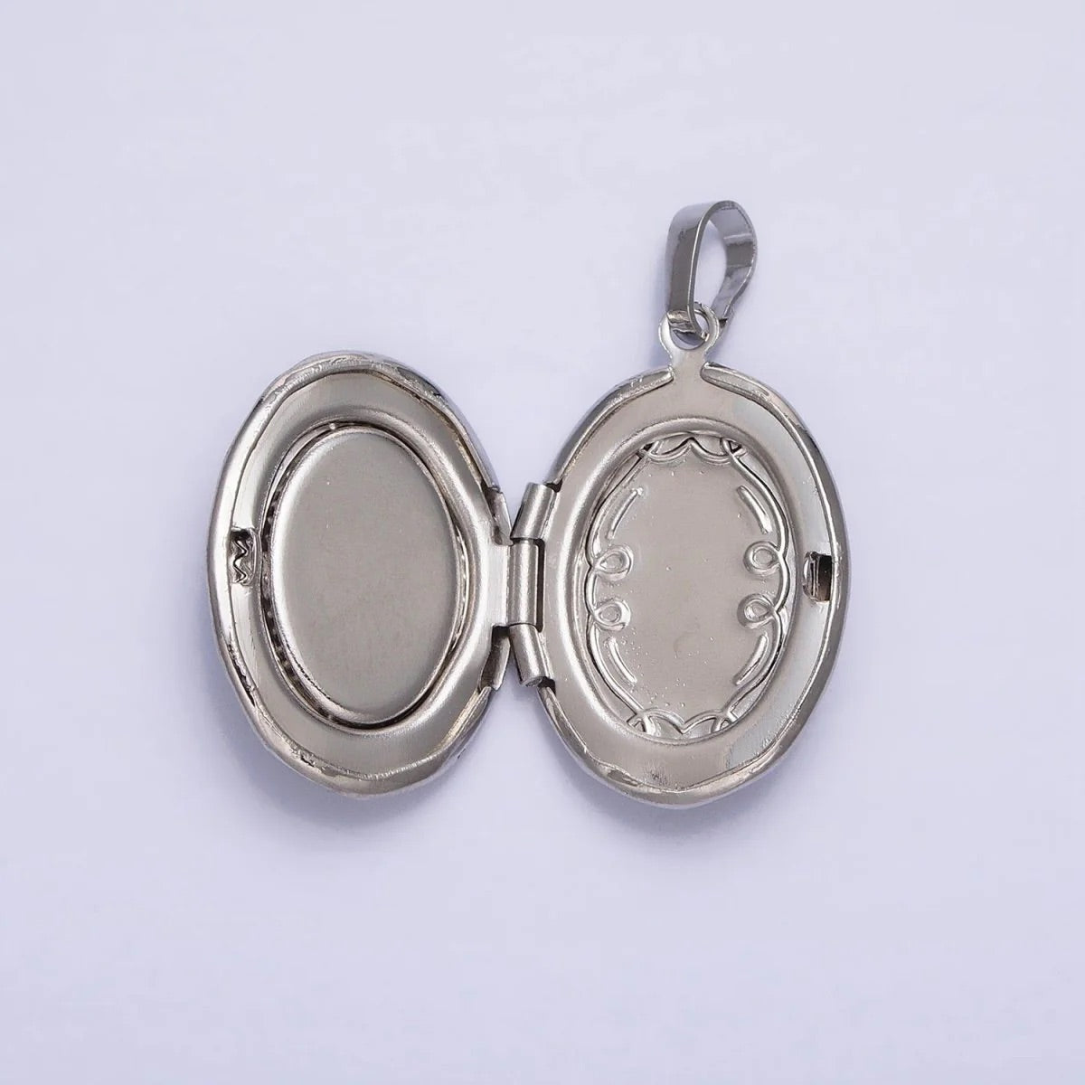 Pearl Oval Locket Pendant